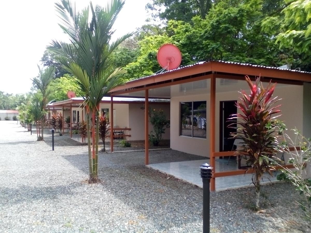 Puerto Vargas Lodge Cahuita Esterno foto