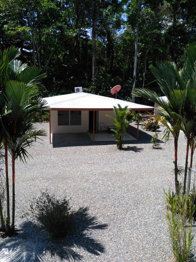 Puerto Vargas Lodge Cahuita Esterno foto